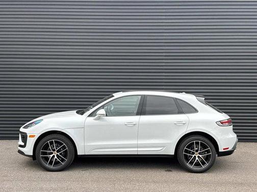 2025 Porsche Macan Base