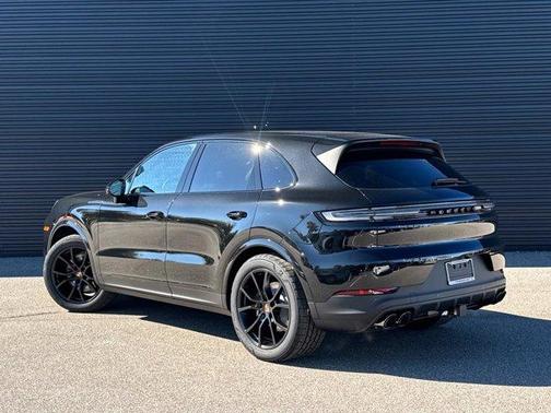 2025 Porsche Cayenne Base