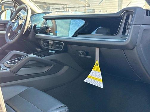 2025 Porsche Cayenne Base