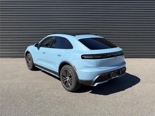 2026 Porsche Macan Base