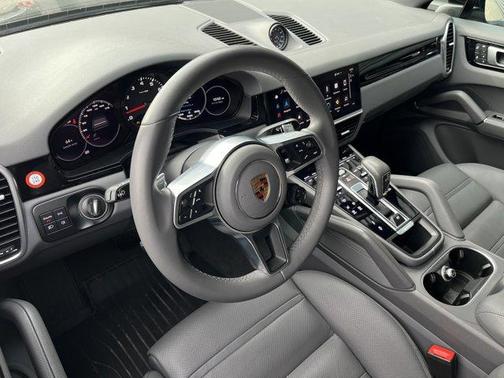 2022 Porsche Cayenne AWD