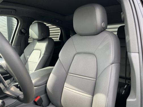 2022 Porsche Cayenne AWD