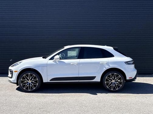 2026 Porsche Macan Base