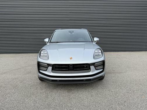 Dolomite Silver Metallic 2026 Porsche Macan S