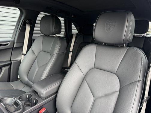 Dolomite Silver Metallic 2026 Porsche Macan S