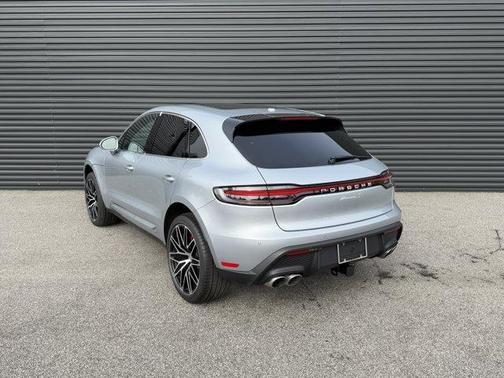 Dolomite Silver Metallic 2026 Porsche Macan S