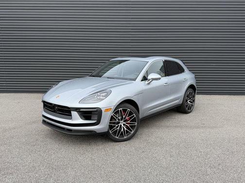 Dolomite Silver Metallic 2026 Porsche Macan S