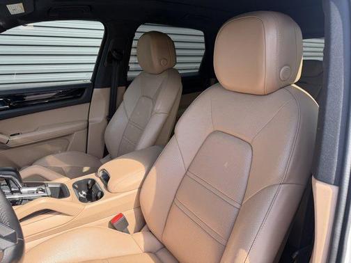 White 2021 Porsche Cayenne Base