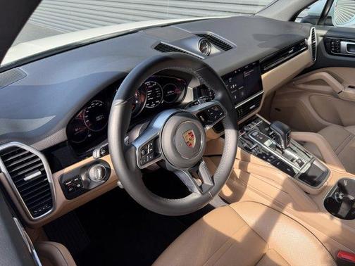 White 2021 Porsche Cayenne Base