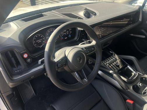 2025 Porsche Cayenne Turbo