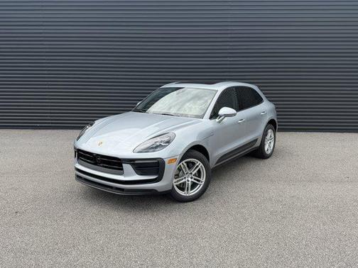 Dolomite Silver Metallic 2026 Porsche Macan Base