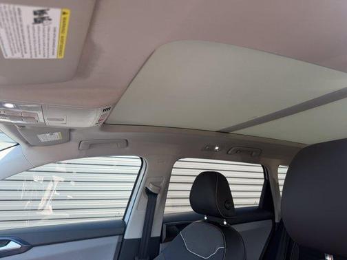 Pure White 2023 Volkswagen Taos 1.5T SE
