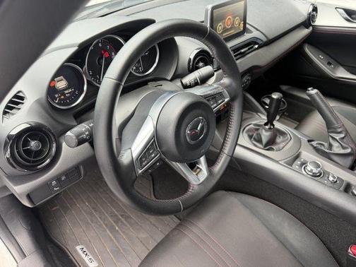 Arctic White 2017 Mazda MX-5 Miata RF Club