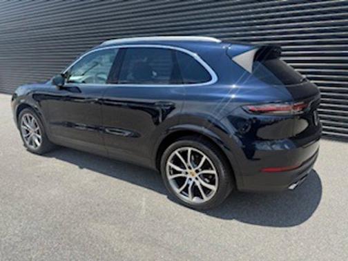 2022 Porsche Cayenne Base