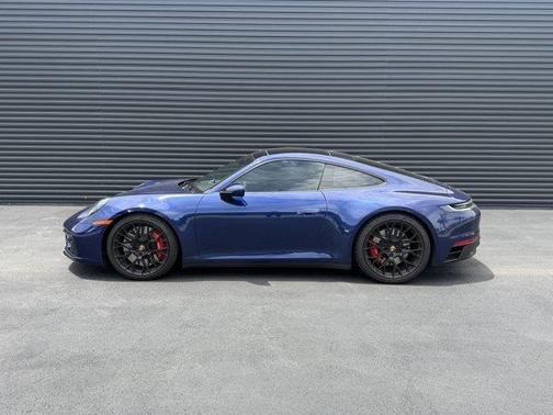 Gentian Blue Metallic 2022 Porsche 911 Carrera 4 GTS