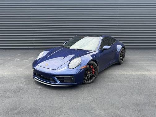 Gentian Blue Metallic 2022 Porsche 911 Carrera 4 GTS