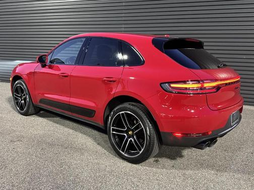 2021 Porsche Macan Base