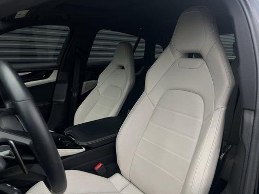 2024 Porsche Panamera 4