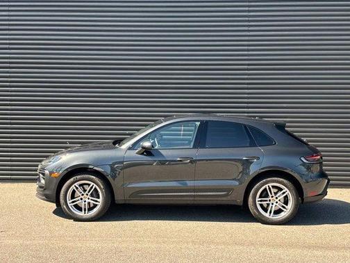 2025 Porsche Macan Base
