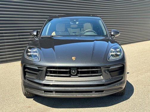 2025 Porsche Macan Base
