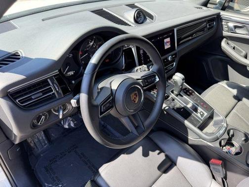 White 2022 Porsche Macan Base