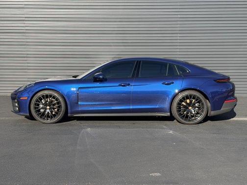 Gentian Blue Metallic 2024 Porsche Panamera Base