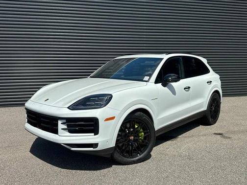 2025 Porsche Cayenne AWD