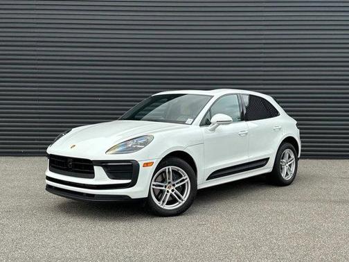2025 Porsche Macan Base