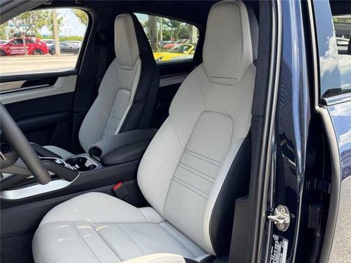 2025 Porsche Cayenne Base