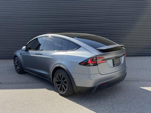 2022 Tesla Model X Plaid