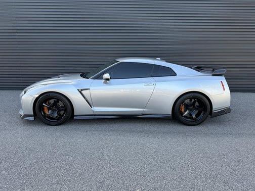 2017 Nissan GT-R Premium