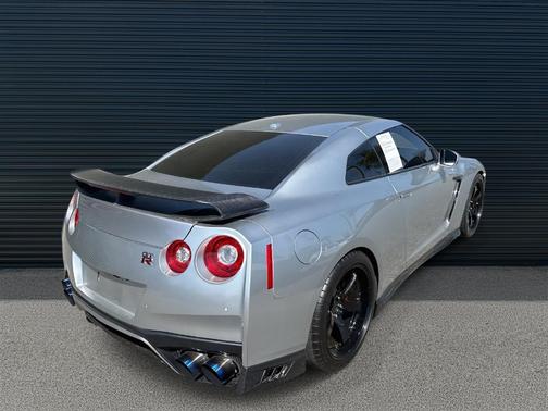 2017 Nissan GT-R Premium