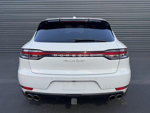2021 Porsche Macan Turbo