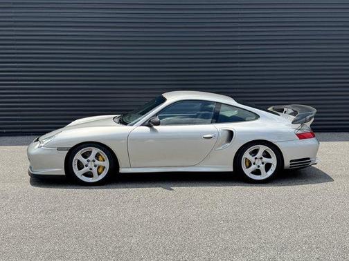 2002 Porsche 911 GT2
