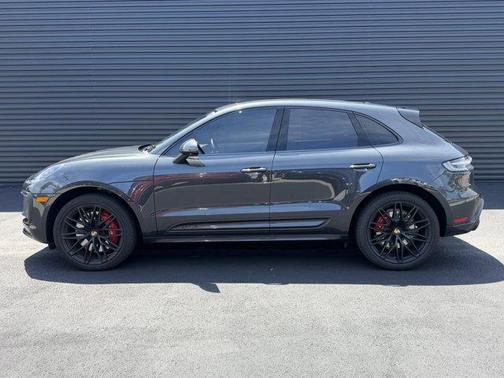 Volcano Grey Metallic 2023 Porsche Macan GTS
