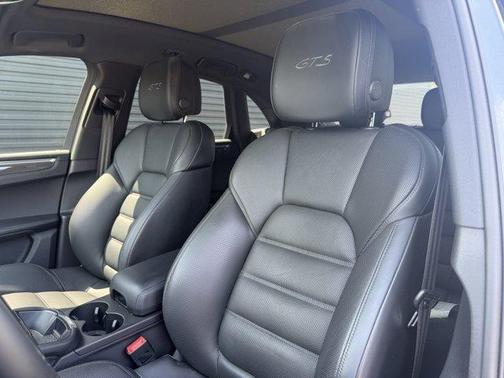 Volcano Grey Metallic 2023 Porsche Macan GTS