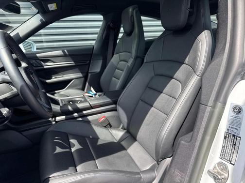 2024 Porsche Taycan 4S