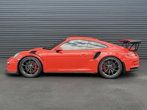 Lava Orange 2016 Porsche 911 GT3 RS