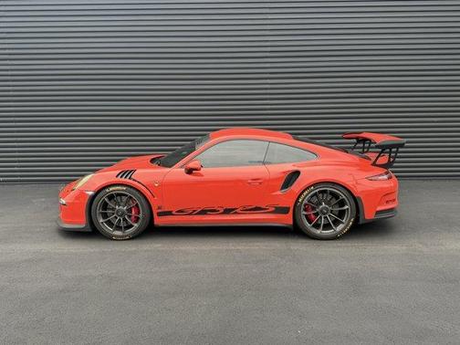 Lava Orange 2016 Porsche 911 GT3 RS