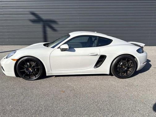 2025 Porsche 718 Cayman GTS 4.0