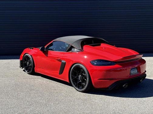 2025 Porsche 718 Spyder RS