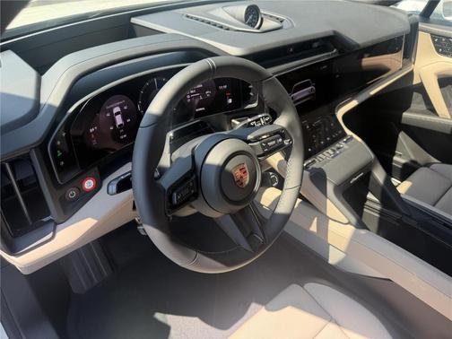 Carrara White Metallic 2026 Porsche Cayenne