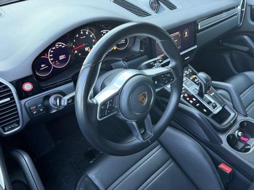 2022 Porsche Cayenne Platinum Edition