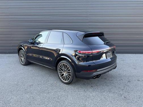 2022 Porsche Cayenne Platinum Edition