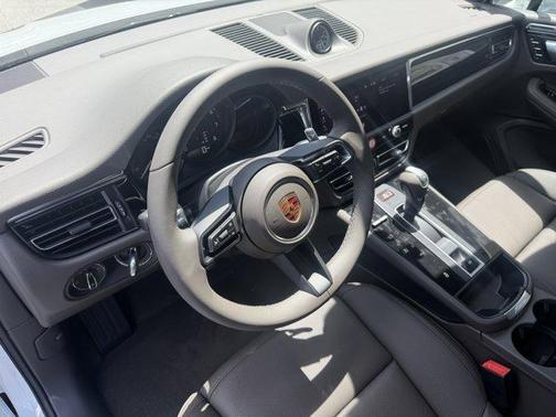 Carrara White Metallic 2026 Porsche Macan Base