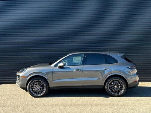 2025 Porsche Cayenne Base