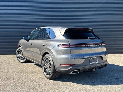 2025 Porsche Cayenne Base