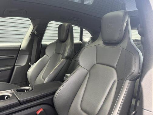 2023 Porsche Taycan 4