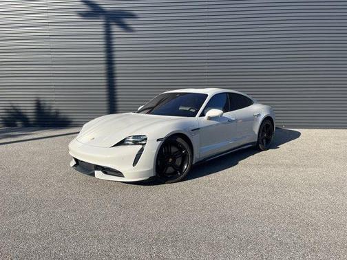 2022 Porsche Taycan Turbo