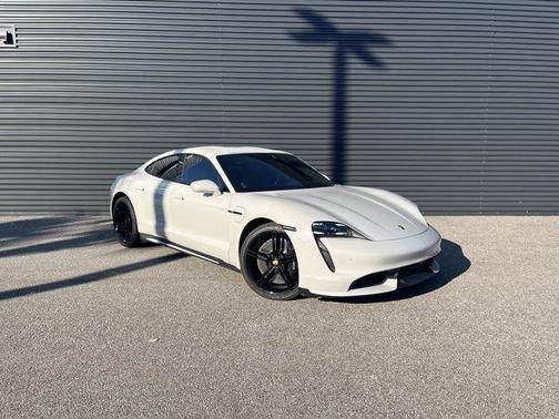 2022 Porsche Taycan Turbo